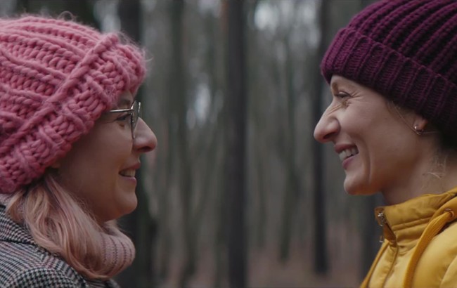     Anna Smołowik o zupełnie naturalnej miłości. Czarna Owca to dobry polski film? [WYWIAD]